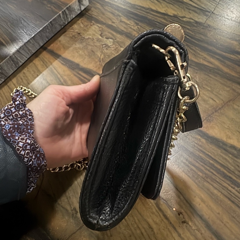 LG Black Crossbody Bag with Gold Chain - Picture 6 of 10